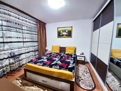 Dormitor apartament vanzare Sector 5 Bucuresti cu oglinda